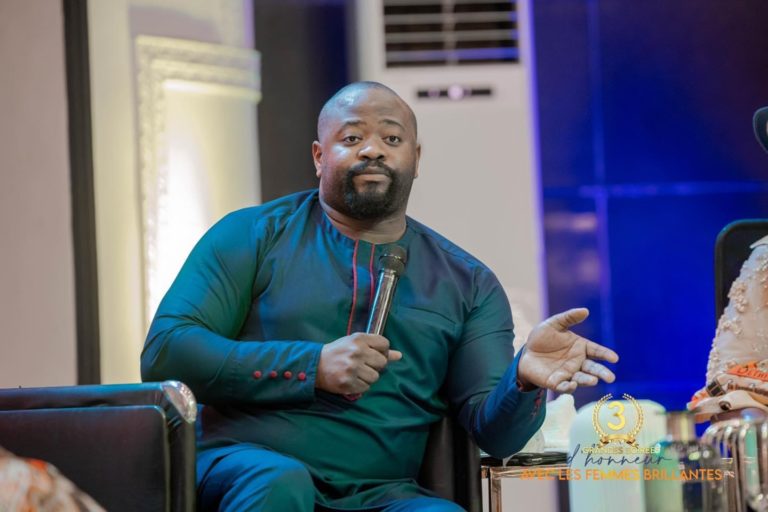 Youtube : Moïse Mbiye atteint plus d&rsquo;un million de vues avec le clip « Esimbi Te » en 5 jours