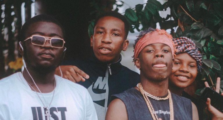 Et maintenant , vous pouvez “Louez” Dieu grâce nouveau single de David Okit !