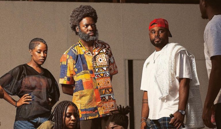 Pson fait vivre son 1er EP avec le clip de « Père » [VIDÉO]