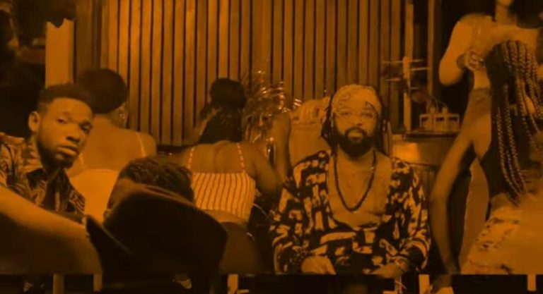 Bill Clinton s&rsquo;exporte autrement avec le titre « Shakala [VIDÉOCLIP]