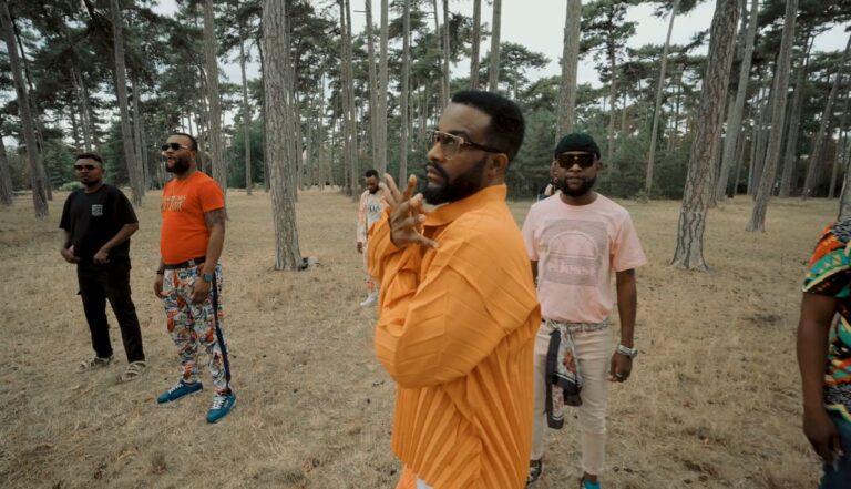 Fally Ipupa dévoile la vidéo officielle du single « Bloqué » et embrase Youtube [Clip]