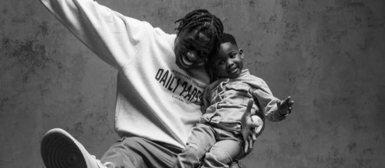 Grâce à « Mélo », Tiakola décroche son 1er disque d&rsquo;or en solo