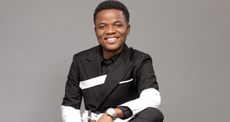 Jérémie Kabamba, ce jeune entrepreneur congolais derrière le succès du média en ligne Strong2kin Moov