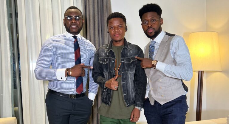 FACE À LA CAM #6: Bahou Services, la conciergerie aéroportuaire VIP préférée de Fally Ipupa, Héritier Wata, Gaz Mawete…, son responsable nous en parle [VIDÉO]