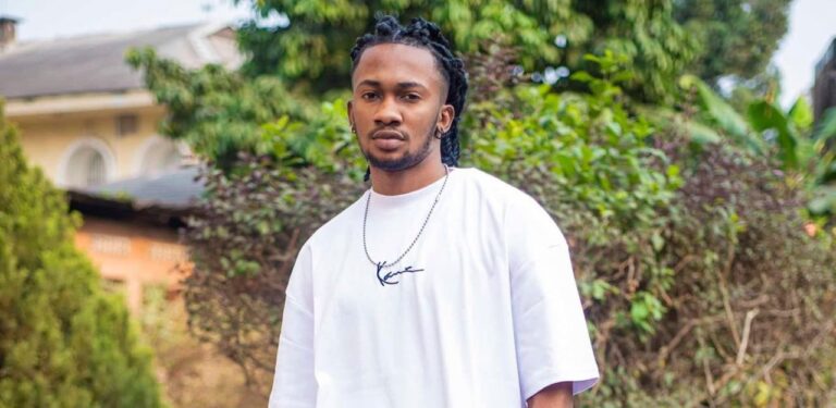 Bazzarba fais revivre sa discographie avec “Blessé de guerre” [CLIP VIDÉO]