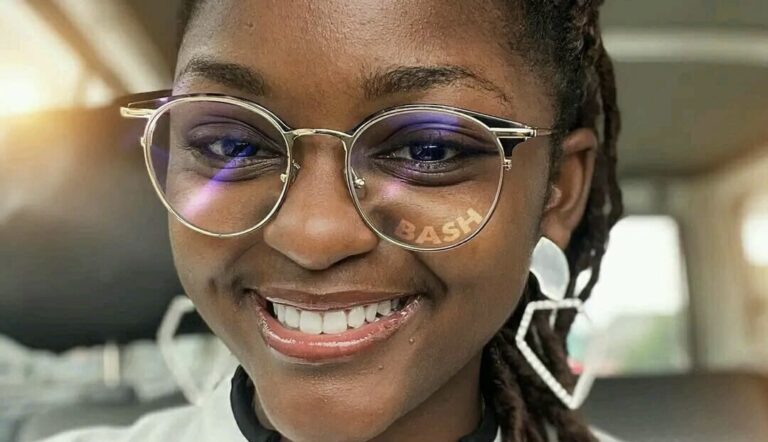 Gloria Bash gagne 100K d&rsquo;abonnés sur Youtube en seulement 8 mois d&rsquo;activité