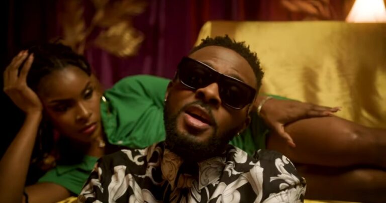 Héritier Wata ivre d&rsquo;amour dans son nouveau clip [VIDÉO]