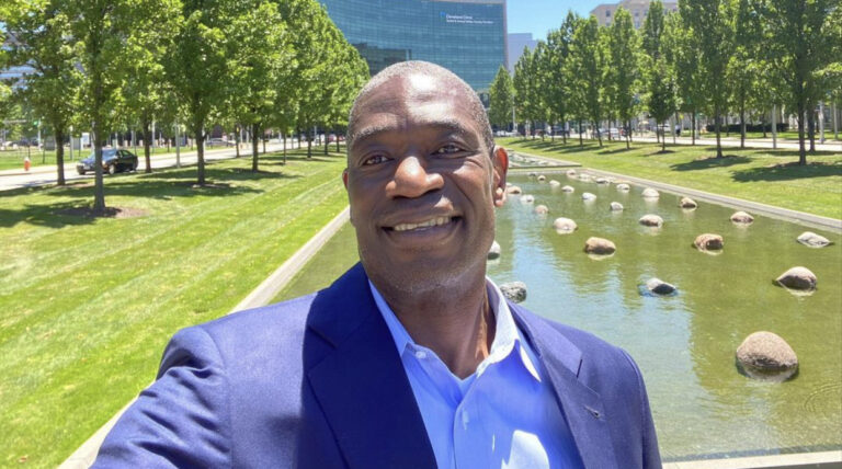 La NBA annonce la tumeur de Mutombo ! 