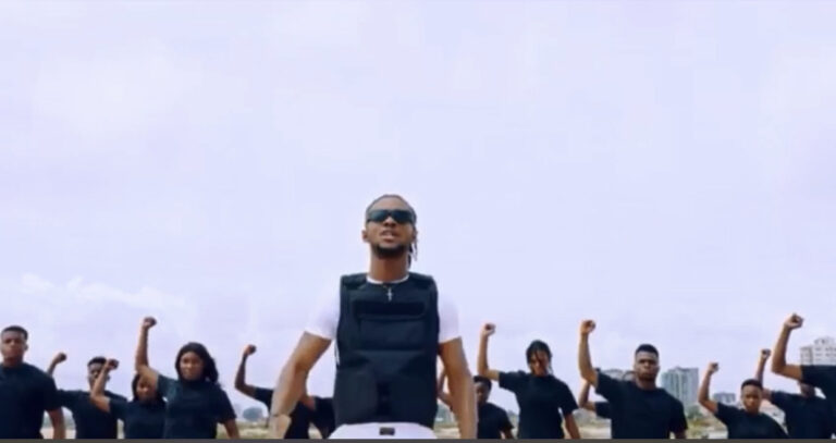 Ks bloom fait revivre son album avec le clip de « Commando » [VideoClip] 