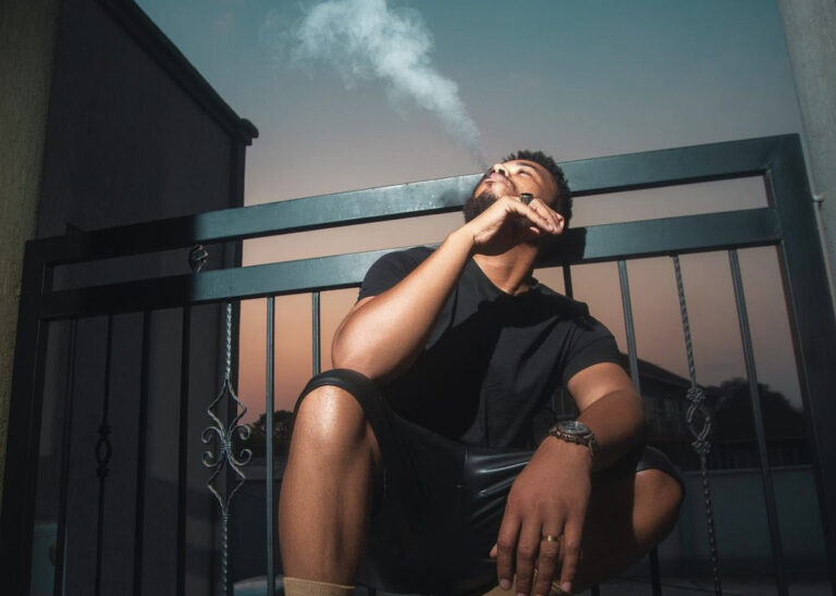 « Makelele », Majoos s’essaie dans l’Amapiano [VIDEOCLIP] 