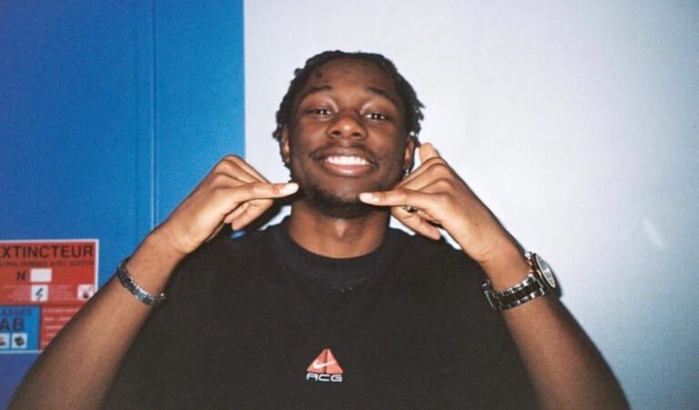 Avec le titre « Meuda », Tiakola raffle un 10e single d’or en 2022 [Chiffres]