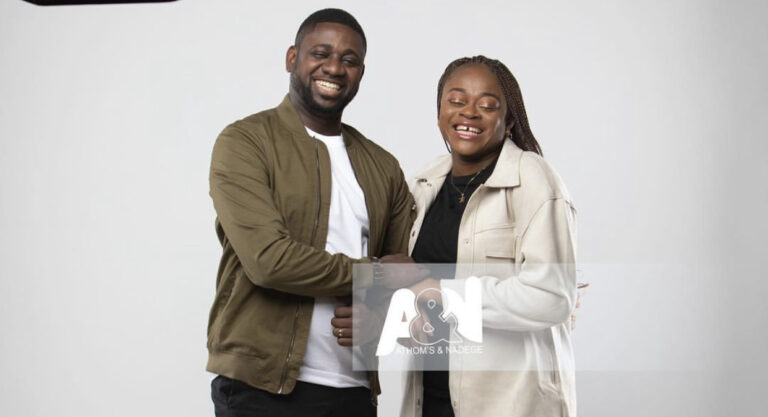 À travers une série des vidéos sur YouTube, le Pasteur Athoms explique l’album Psaumes [Révélations] 