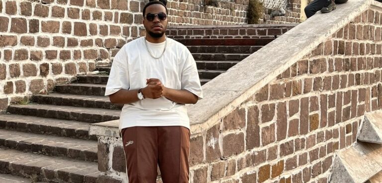 A la découverte de Gourou, Jeune artiste congolais évoluant en France