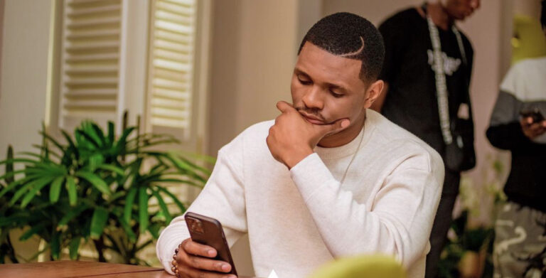 Gally Garvey s’arrache un nouveau million des vues sur YouTube avec le clip « Je t’aime »