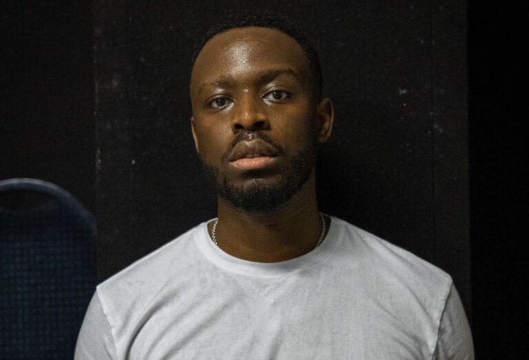 Dadju dévoile un nouveau single intitulé “Assez” [AUDIO]