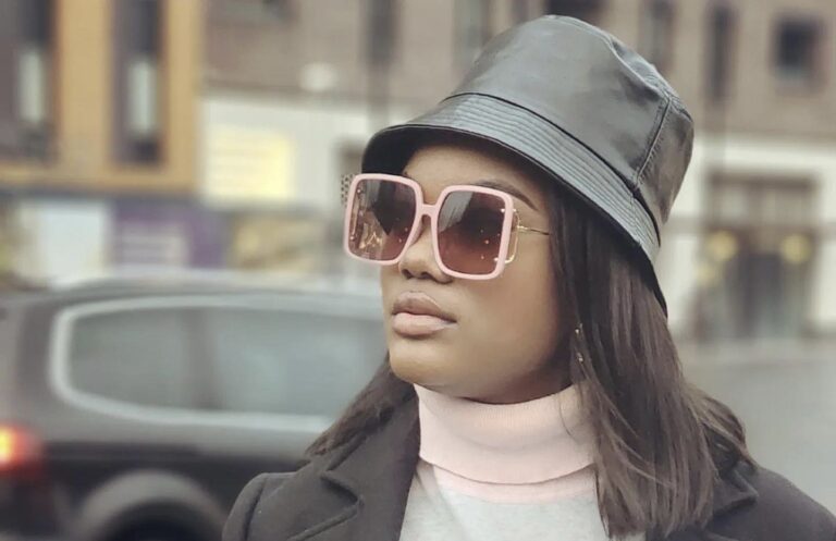 Report du concert de Déborah Lukalu à Paris, les mélomanes exigent le remboursement