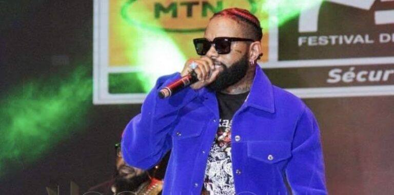 FEMUA 2023 : Ferre Gola enflamme la scène avec ses tubes