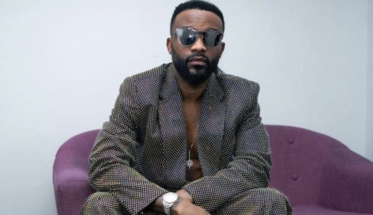 Fally Ipupa : La version audio de « Bakalos » atteint la barre d&rsquo;un million de vues sur YouTube, la 7e de l&rsquo;album