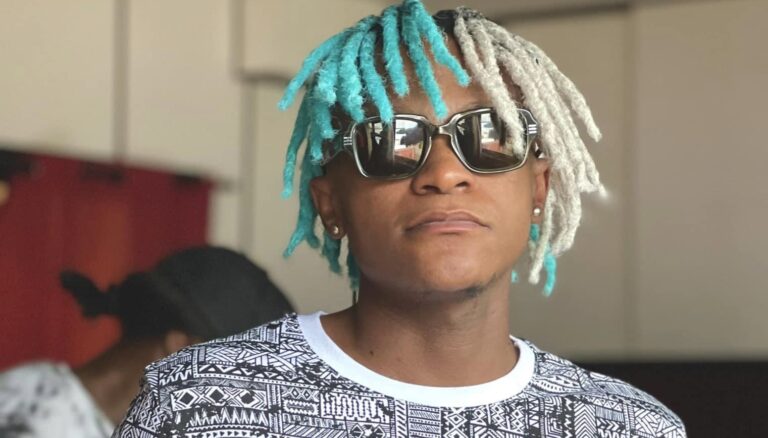 Innoss&rsquo;B dévoile sa nouvelle coiffure pour son concert en Belgique