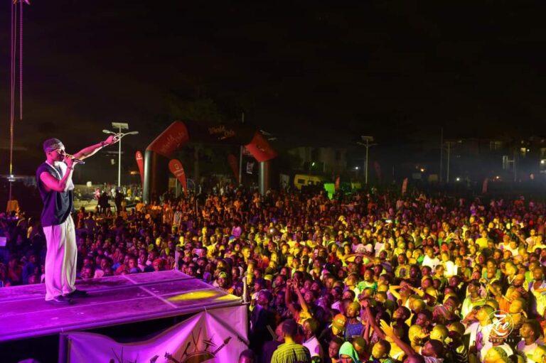 Gally Garvey casse la baraque au terrain GD pour son premier concert grand public