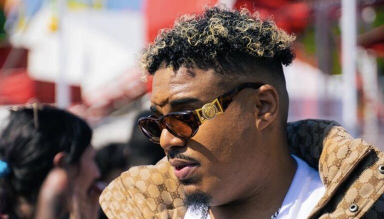 Naza, son titre “ MMM ” est certifié single de Diamant en France