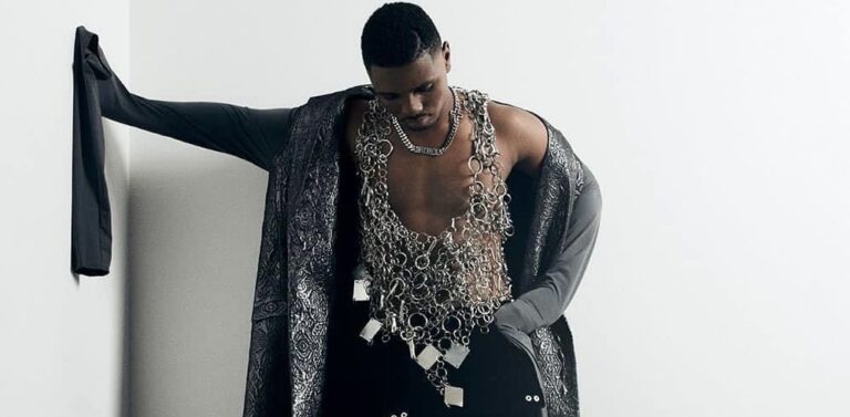 Sa pose pour Lewis Magazine fait polémique, Gally réagit