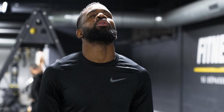 Officiel : Cedric Bakambu rompt son contrat avec Al-Nasr pour rejoindre Galatasaray