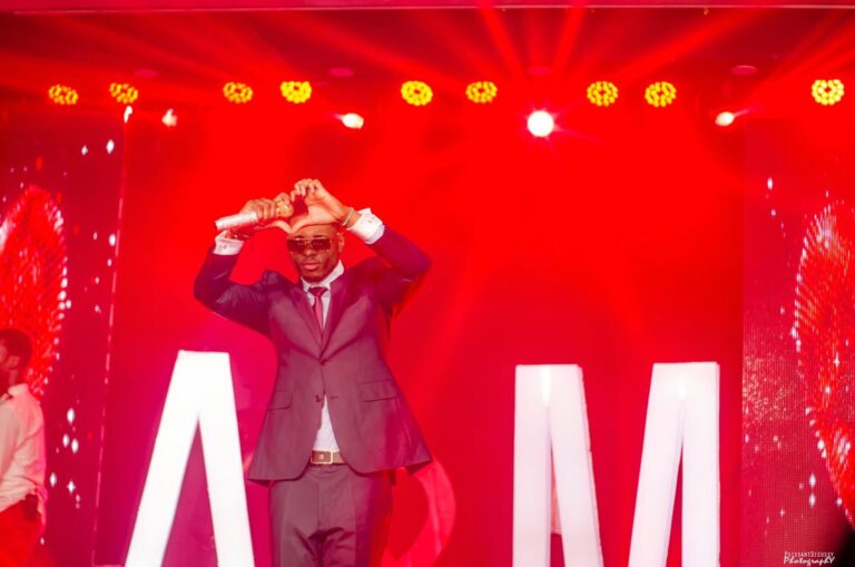 Show Buzz : Gally Garvey a réussi son récital dans un décor glamour et chic, plusieurs figures du mouvement urbain y ont pris part