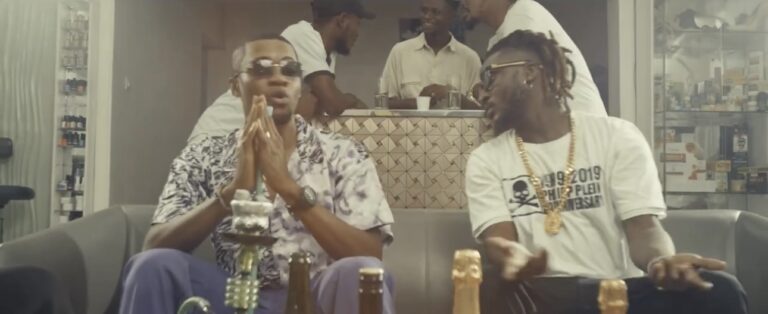 Fellow et Gaz Mawete fument du bédo avec les anges au paradis dans « Na Lola » (VIDÉO)