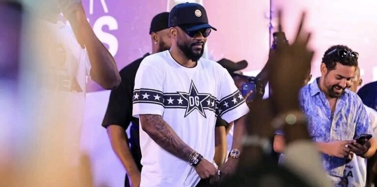 Insolite : La conférence de presse de Fally Ipupa en Ouganda se transforme en concert