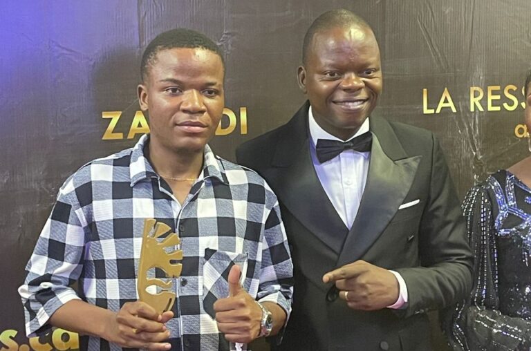 Prix Lokumu 2023 : Strong2Kin Moov s&rsquo;offre le prix du « Meilleur média en ligne »