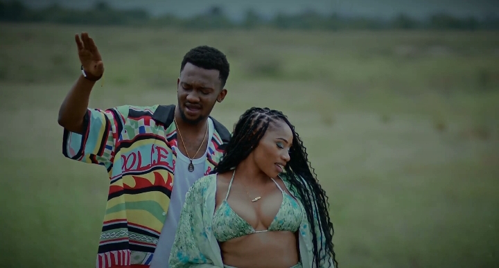 « Jamais », le nouveau clip choyant de Bazzarba [VIDÉOCLIP]