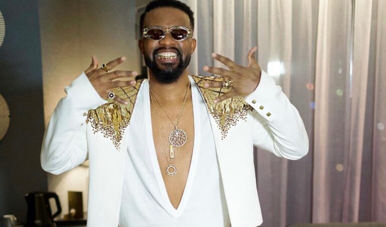 Fally Ipupa : « Ici quand tu donnes à quelqu&rsquo;un aujourd&rsquo;hui, demain il devient ton ennemi numéro un »