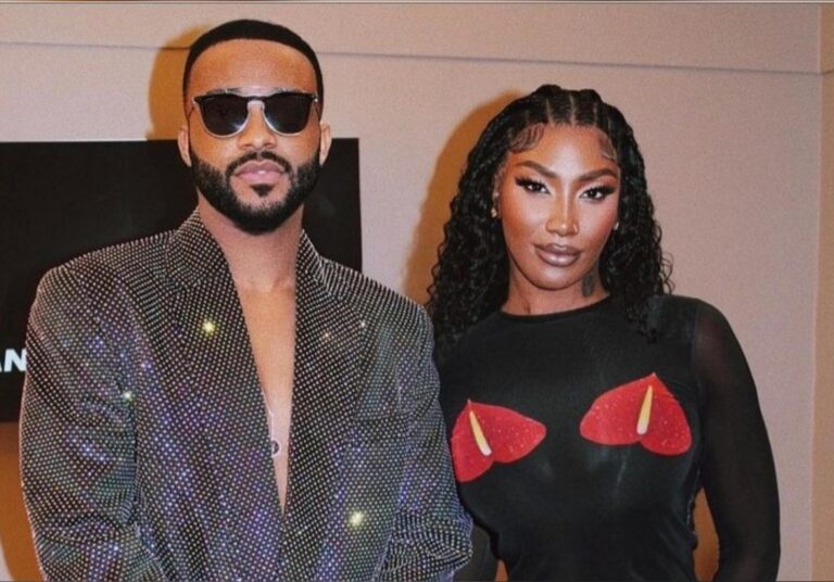 « Aya, pas d&rsquo;inquiétude. Ta musique fait danser le monde entier. Et à la fin, c&rsquo;est ce que l&rsquo;on retiendra », Fally Ipupa à Aya Nakamura