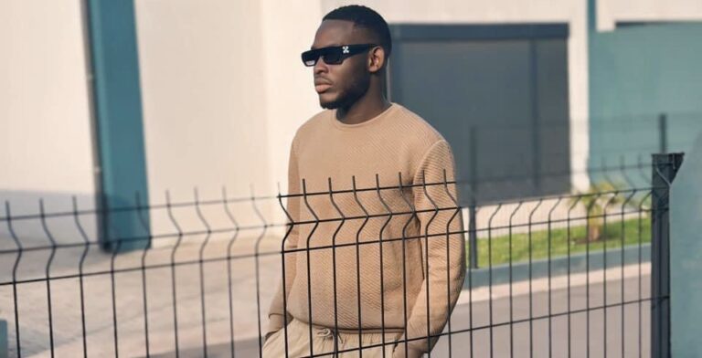 Aaron KBG, un évangéliste dans une boîte de nuit sur le clip « Vanessa » (VIDÉO)