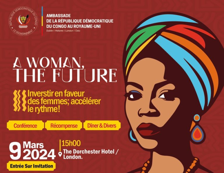 « A WOMAN, THE FUTURE », pour l’encadrement de la jeune femme 