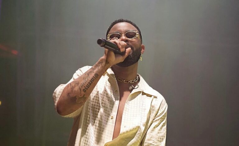 Fally Ipupa : Le double Stade des Martyrs est reporté !