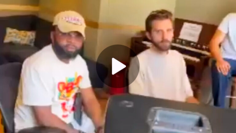 Ambassy Bourgeois aperçu en séance de travail au studio Grande Armée en France