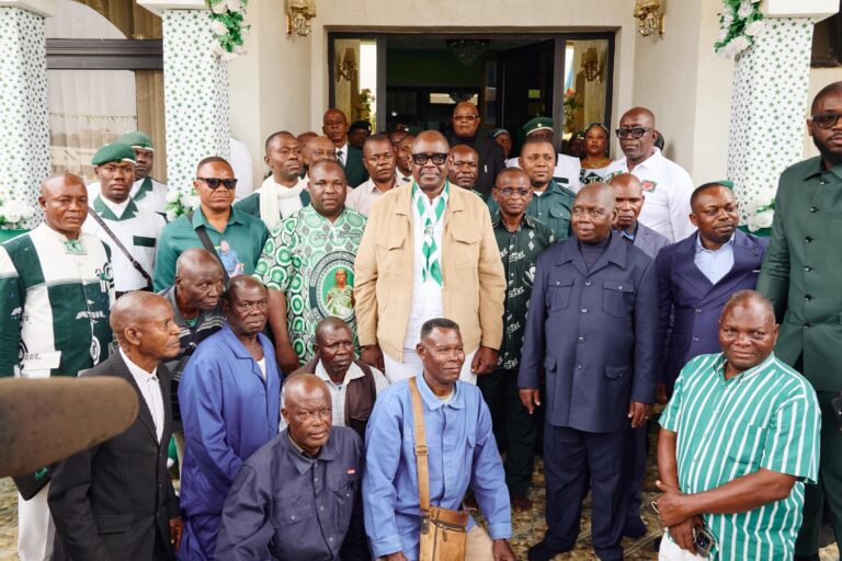 Nkamba Nouvelle Jérusalem : Le Ministre Louis Watum Kabamba en mission officielle au cœur du Kimbanguisme