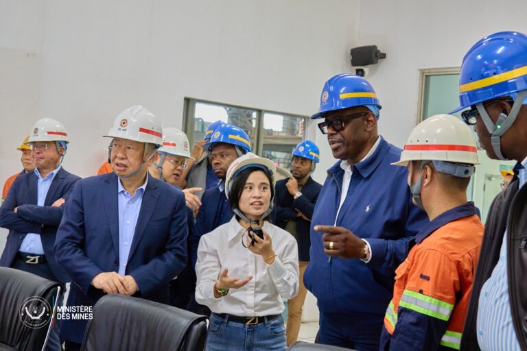 Coopération Minère: Visite de Louis Kabamba en Chine