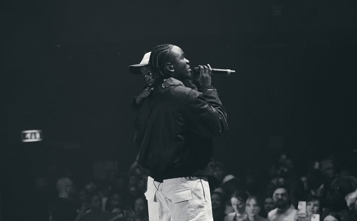 Jungeli brise les codes : à 17 ans, il conquiert l’Olympia !