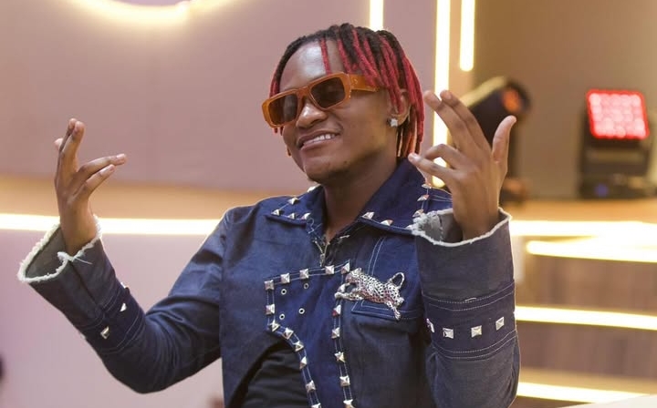 Innoss’B tease un nouveau titre rumba inédit depuis l’Égypte