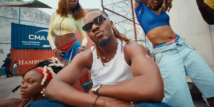 Pson et Jérémie Makiese dévoilent le très dansant « Ebele » [VIDÉOCLIP]