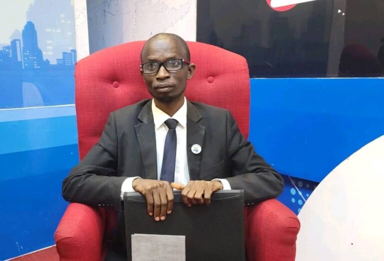 Kinshasa : poursuivi pour outrage au chef de l’État, Parole Kamizelo défend sa version devant la justice