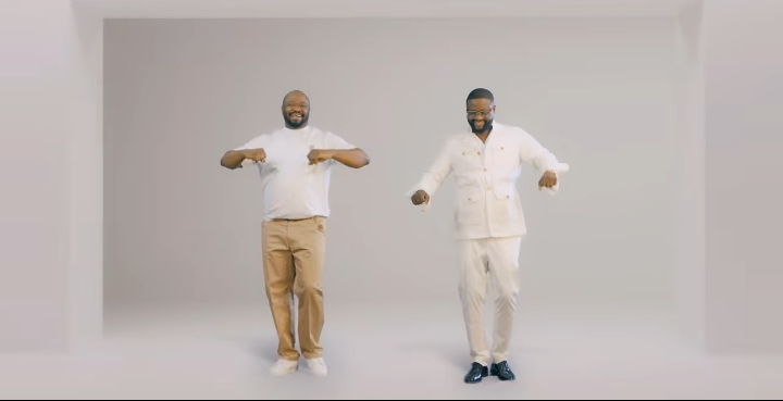 « Mololo » : la rencontre spirituelle entre Fiston Mbuyi et Moïse Mbiye