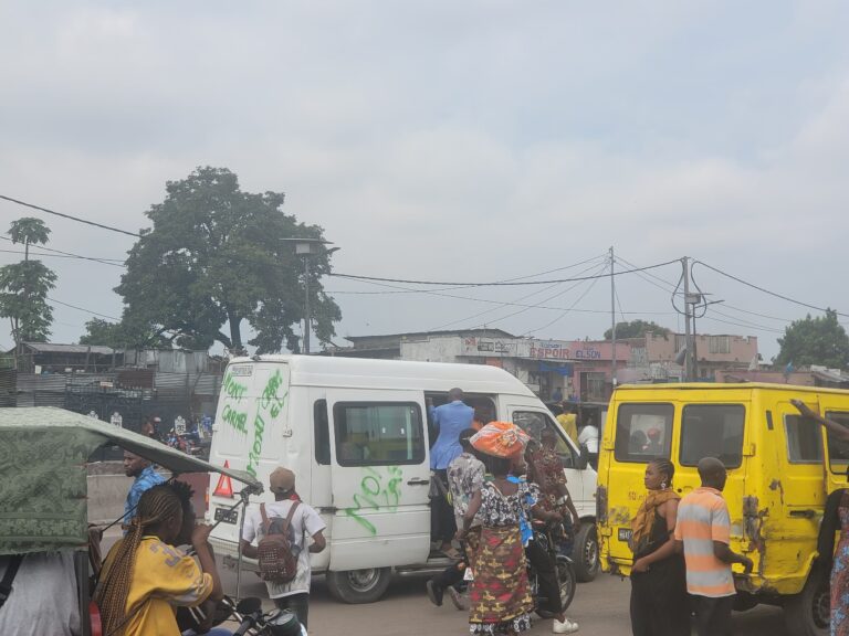 Kinshasa : reprise des activités de transport après un accord entre chauffeurs et gouvernement provincial