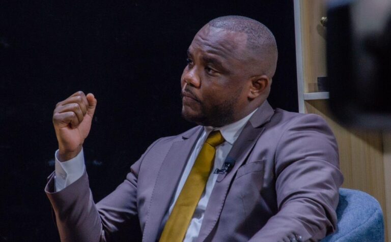Changement de la Constitution : Christian Bosembe met en garde les hommes de l&rsquo;Église et les médias