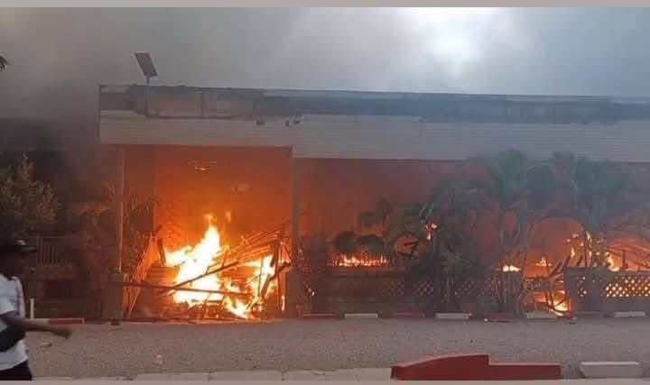 Kinshasa : un incendie ravage l’église Shekinah Tabernacle à Matete, que s’est-il passé ?