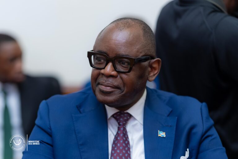 Sénat : Louis Watum Kabamba détaille les réformes engagées pour renforcer la transparence du secteur minier congolais