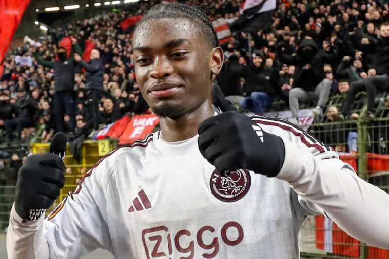 Football : Jorthy Mokio tourne le dos à la Belgique et rejoint officiellement la RDC